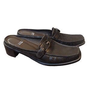 Stuart Weitzman womens black leather  mules made in Spain. In great condition.